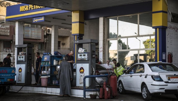 صدمة حكومة الانقلاب.. رفع مفاجىء لأسعار الوقود يصل إلى 40%