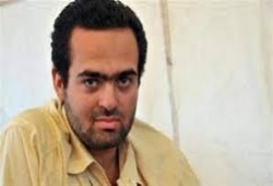 الناشط محمد عادل يُضرب عن الطعام بسجون الانقلاب