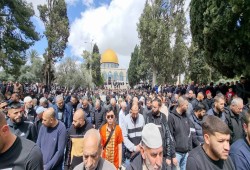 الآلاف يؤدون الجمعة في الأقصى برغم عراقيل الاحتلال