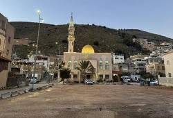 قوات الاحتلال تصادر مكبرات صوت بمساجد وتحقق مع مؤذنين في الجليل