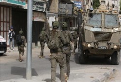 الاحتلال يشن حملة دهم واعتقالات واسعة بالضفة