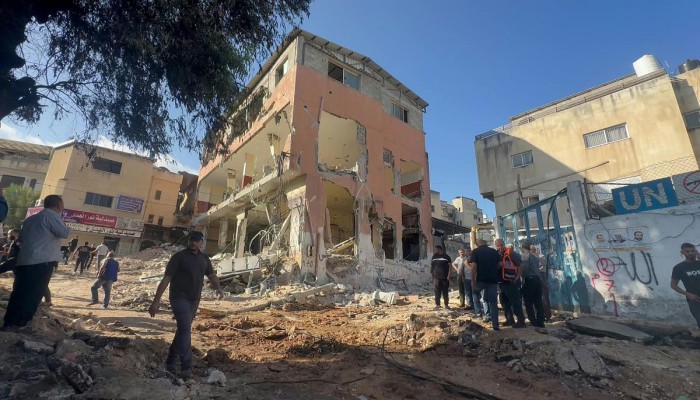 جرافات الاحتلال تبدأ عمليات هدم واسعة بمخيم نور شمس في طولكرم