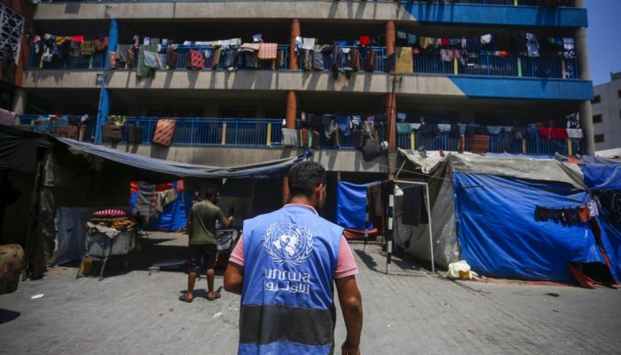 الأونروا تحذر من أزمة مالية تهدد استمرار خدماتها