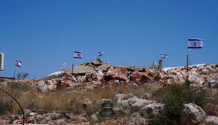 مستوطنون صهاينة يضرمون النار في مسكن ببلدة مسافر يطا