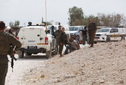 صهاينة يهاجمون تجمعين فلسطينيين قرب رام الله وأريحا