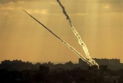 القسام تقصف مستوطنتين للاحتلال في غلاف غزة برشقة صاروخية