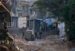 الاحتلال يبدأ بهدم 400 منزل في مخيم طولكرم