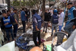 100 مصور ومراسل حربي يطالبون بدخول فوري لغزة.. وحماس ترحب