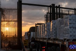 الأمم المتحدة تطالب بسرعة دخول مئات الشاحنات الإنسانية لغزة يوميا