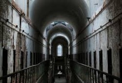 المترجمة المعتقلة مروة عرفة تتعرض لمعاناة قاسية بسجون الانقلاب