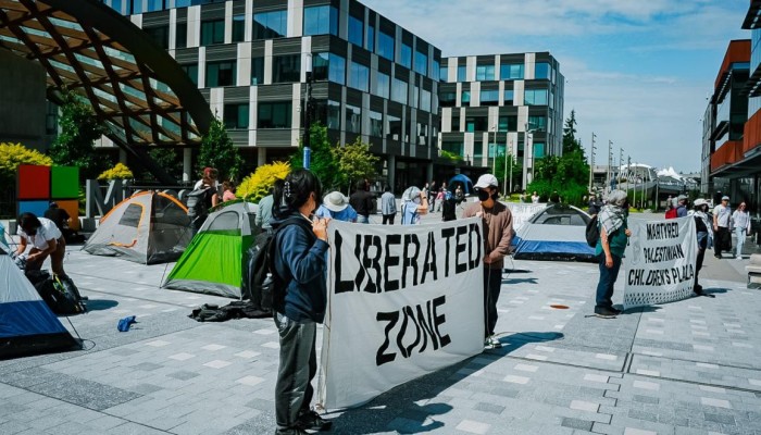 اعتصام في مقر مايكروسوفت احتجاجاً على تعاونها مع جيش الاحتلال