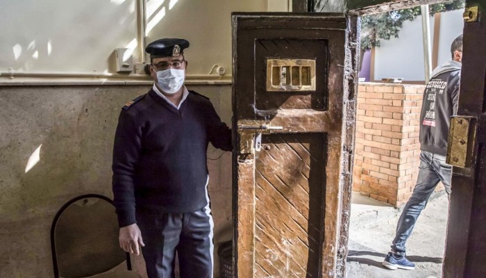 مركز الشهاب يرصد تصاعد الانتهاكات بسجون الانقلاب