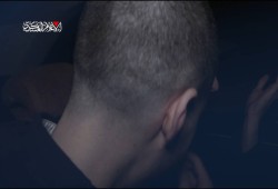 القسام تنشر فيديو لأسرى يتجولون بسيارة في مدينة غزة