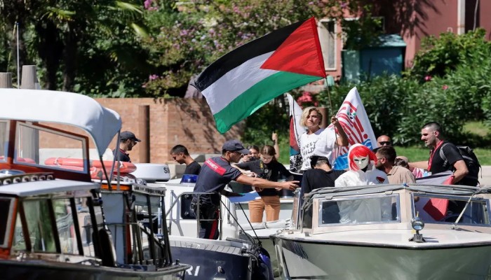 1800 فنان يقاطعون مؤسسات الصهاينة السينمائية بسبب غزة