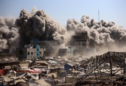 قصف صهيوني مكثف على غزة وتحركات برية لجيش الاحتلال