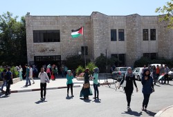 الاحتلال يقتحم جامعة بيرزيت ويهدد الكتلة الإسلامية