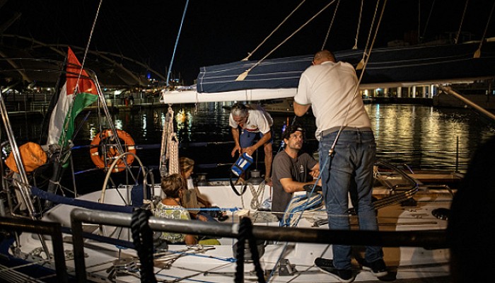 سفينة حربية إيطالية لإغاثة مواطنيها المشاركين بأسطول الصمود