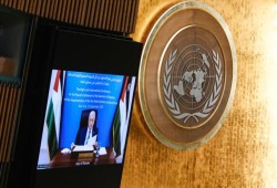 حماس ترد على تماهي رئيس السلطة الفلسطينية مع الاحتلال