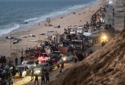 الاحتلال يغلق شارع الرشيد الساحلي في الاتجاه الواصل لمدينة غزة