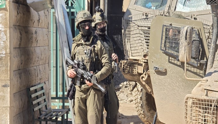 إرهابي صهيوني يدعس أمًّا فلسطينية وطفليها.. وتصاعد الاقتحامات بالضفة