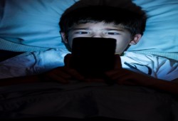 40 نصيحة لنحمي أبناءنا من مخاطر الهاتف المحمول