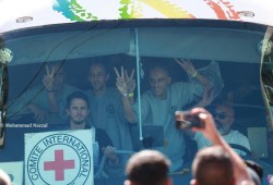 المقاومة تحرر ألفي أسير فلسطيني ضمن صفقة طوفان الأقصى