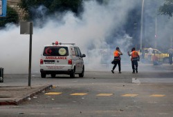 الاحتلال يصيب شابين بالرصاص في مخيم الأمعري أحدهما بحالة حرجة