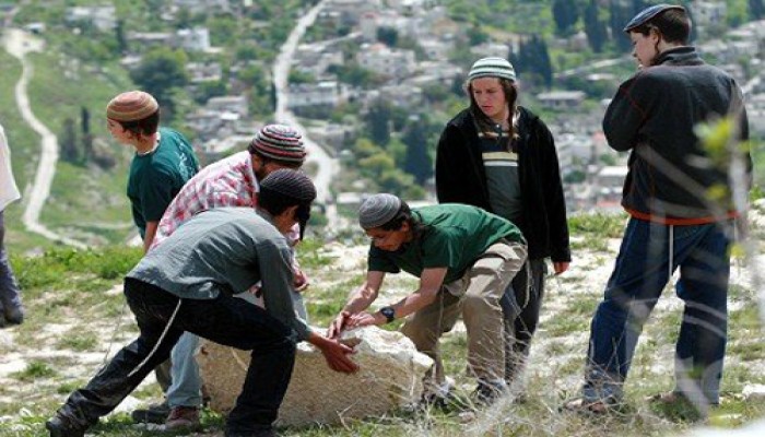 صهاينة يقطعون المياه عن الفلسطينيين في الأغوار الشمالية