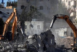 قوات الاحتلال تهدم منزلين في بلدة شقبا غربي رام الله