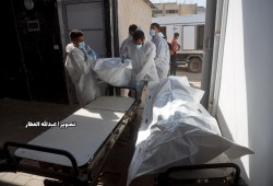 وصول جثامين 30 شهيدًا إلى مجمع ناصر بخانيونس