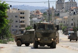 إجراءات عسكرية مشددة للاحتلال في الخليل واعتداءات واسعة