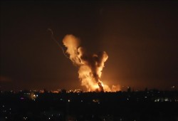 غارات للطيران الصهيوني وقصف مدفعي شرقي غزة