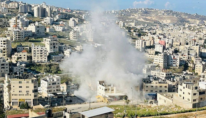 الاحتلال يفجر منزلي الأسيرين صنوبر وغنام في الضفة