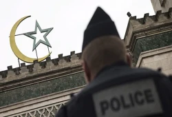 هجوم عنصري على مسجد وجمعية في فرنسا