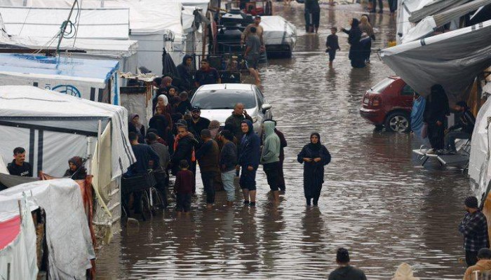 3 شهداء بنيران الاحتلال في غزة والأمطار تغرق خيام النازحين