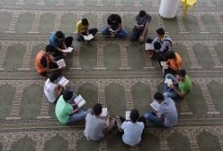 تحويل طاقات الشباب إلى مشاريع نهضوية: دور القيادة التربوية