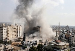 5 شهداء في قصف صهيوني استهدف سيارة جنوب غربي غزة