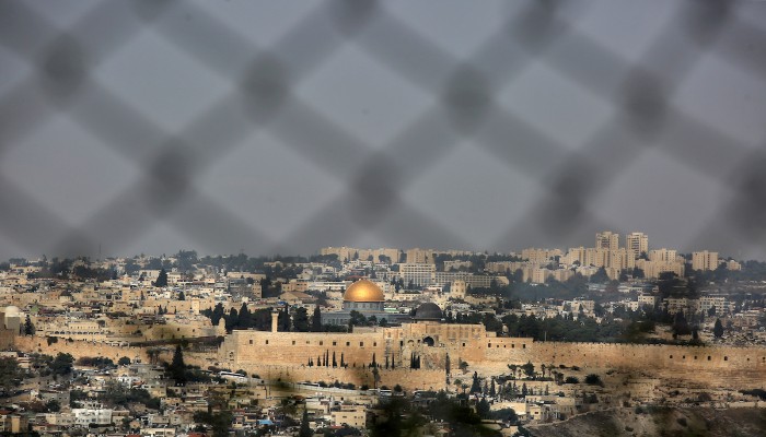 حرب الأرنونا.. أداة صهيونية لتفريغ القدس من أهلها