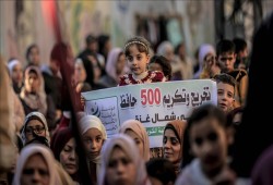 500 حافظ للقرآن بغزة.. مسير يتحدى آثار الإبادة