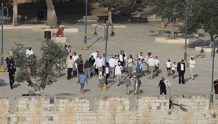 480 صهيونيا يدنسون الأقصى بحماية قوات الاحتلال