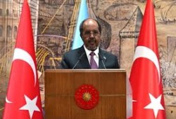 الرئيس حسن شيخ يحذّر من توطين الفلسطينيين في الصومال