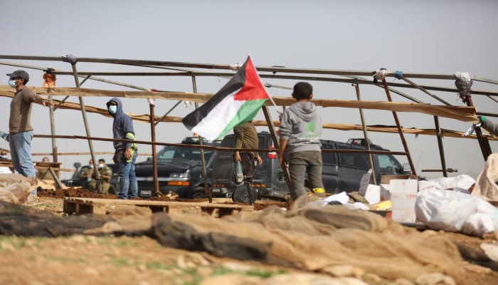 صهاينة يهاجمون ممتلكات فلسطينيين في مسافر يطا والأغوار