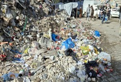 تحذير من كارثة صحية في غزة بسبب التلوث والركام