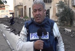 الاحتلال يمدد اعتقال الصحفي الفلسطيني علي السمودي