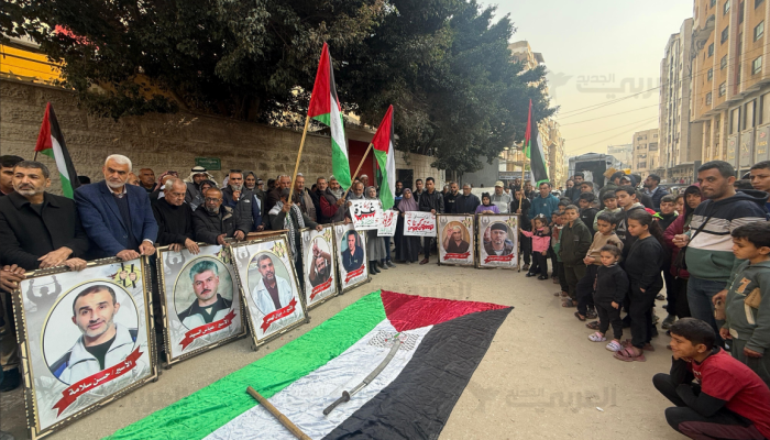 وقفة في غزة تضامنا مع الأسرى بسجون الاحتلال