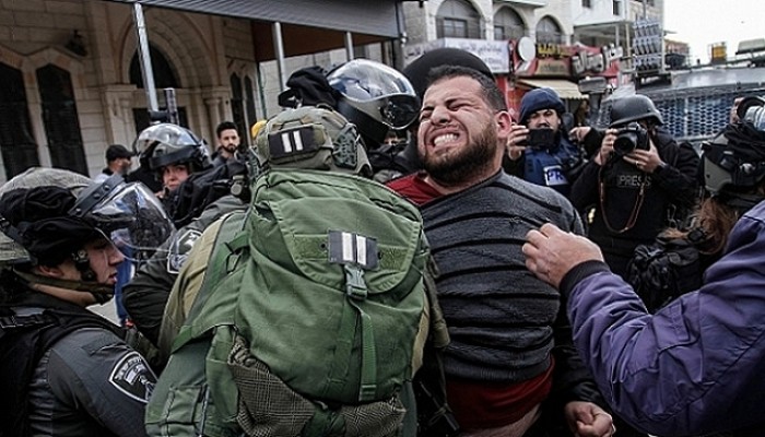 أسرى سجن نفحة الصهيوني يتعرضون لاعتداءات دموية