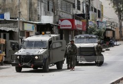 قوات الاحتلال تعتقل 12 فلسطينيًا في الضفة والقدس