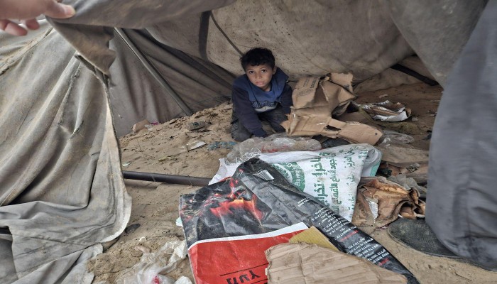 127 ألف خيمة متهالكة بغزة تواجه منخفضاً جوياً شديد البرودة