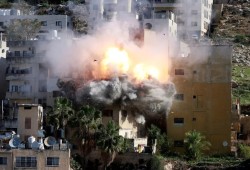 الاحتلال يهدم منزل عائلة الشهيد الأطرش في الخليل