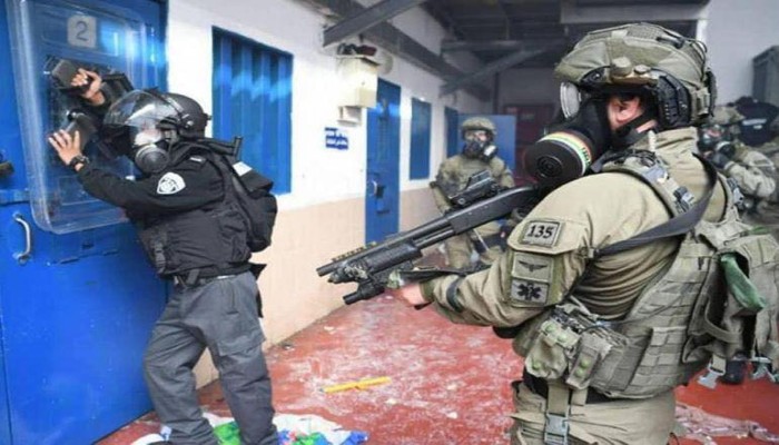 المطالبة بوقف الانتهاكات ضد الأسرى بسجون الاحتلال